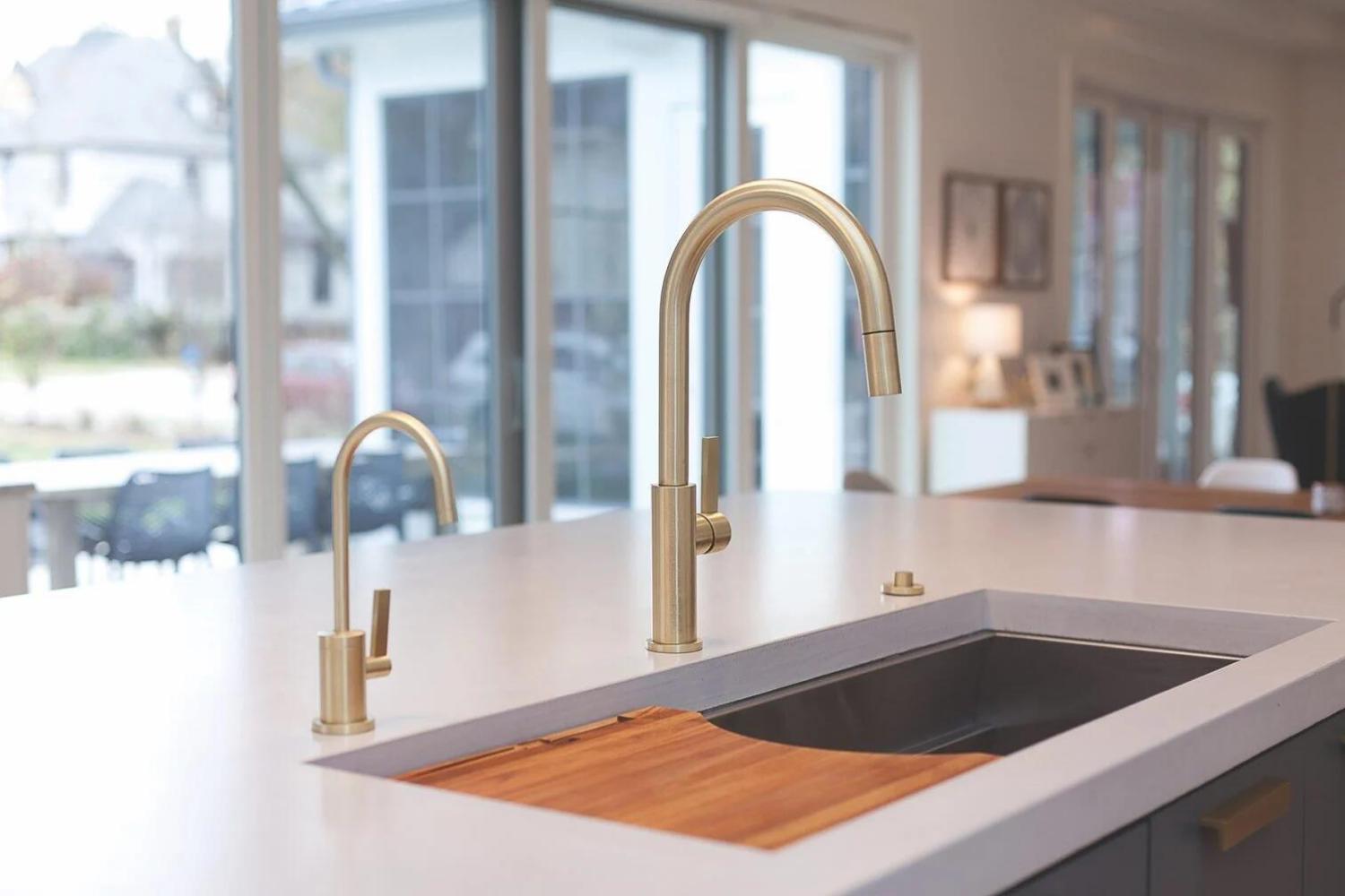 The Timeless Elegance of Brass Kitchen Faucets: A Deep Dive - Blog - 2