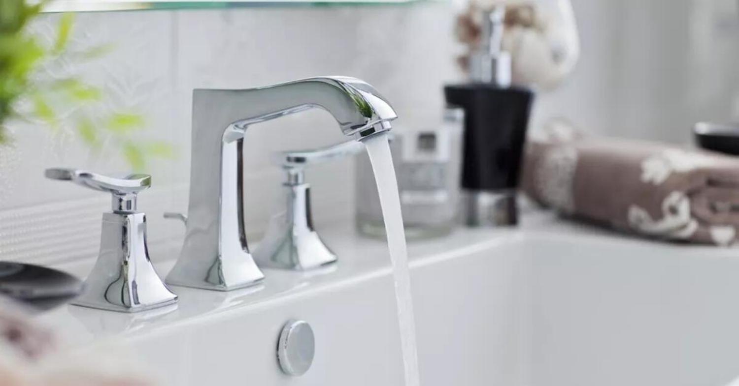 The Perfect Fit: 4 Inch vs 8 Inch Faucets - Blog - 2