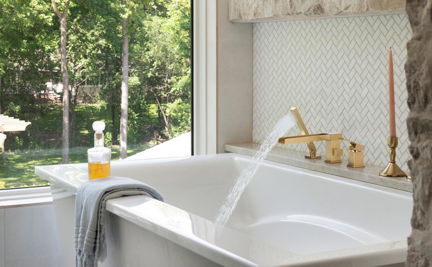 iVIGA Modern Roman Bathtub Faucet with Sprayer Garden Deck Mount Waterfall Bathroom Gold - Bathtub Faucets - 2