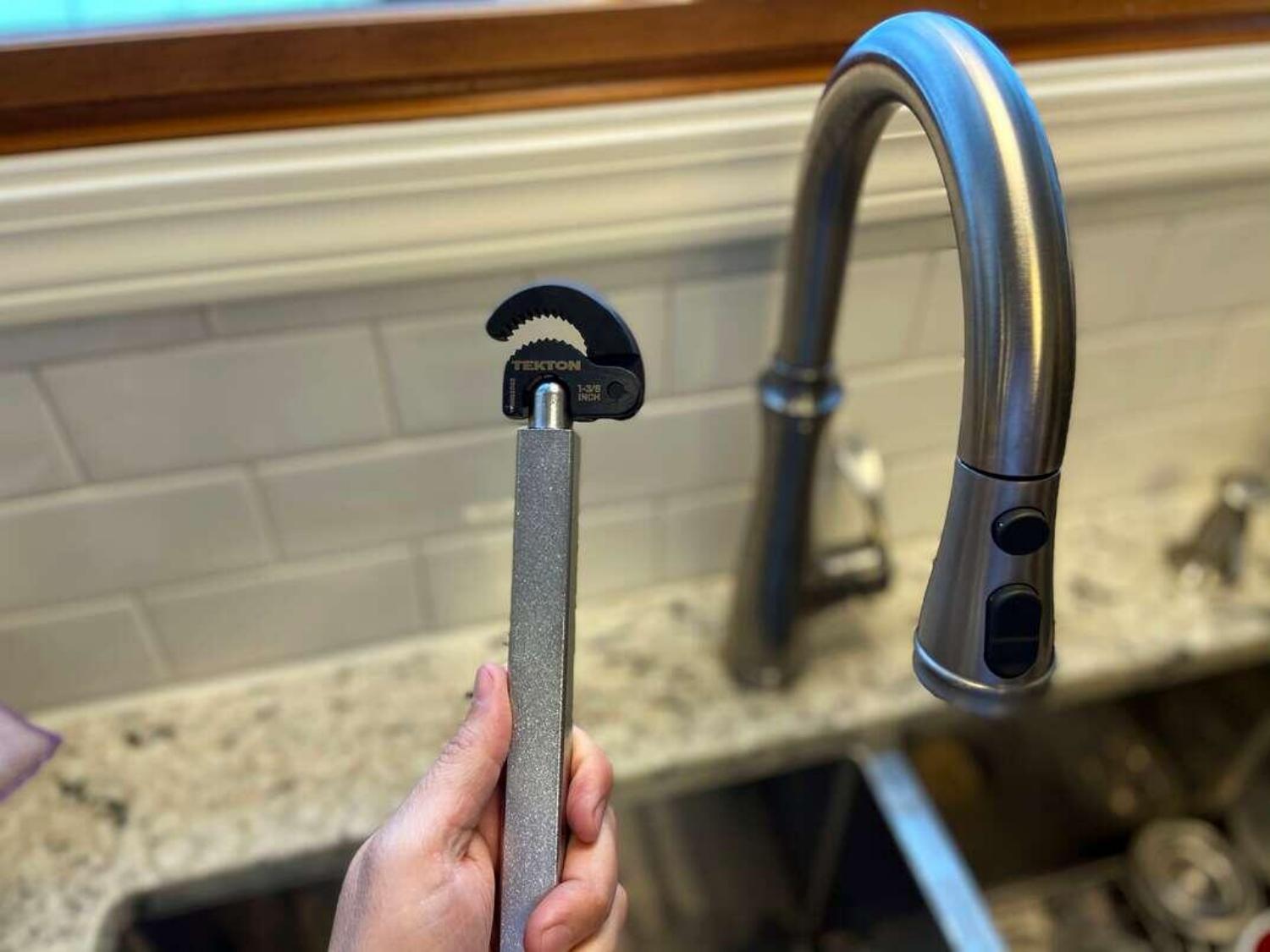 How To Tighten Kitchen Faucet Nut Under Sink? - Blog - 1