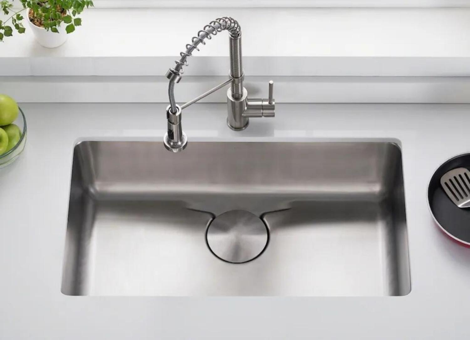 The Worst Kitchen Sink Materials: Avoiding Costly Mistakes - Blog - 3