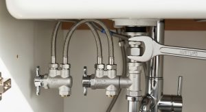 How Do I Remove My Old Faucet Myself Without Calling a Plumber?